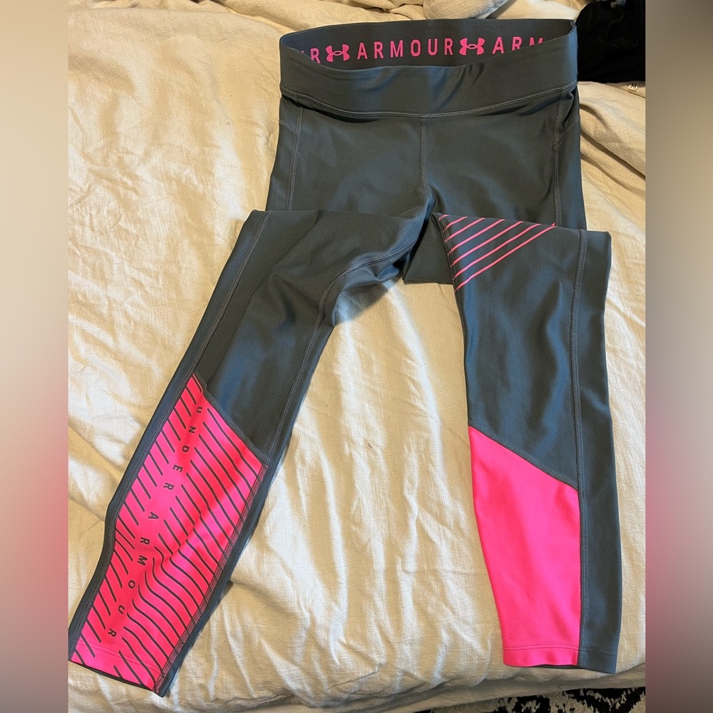 Under Armor compression leggings size medium